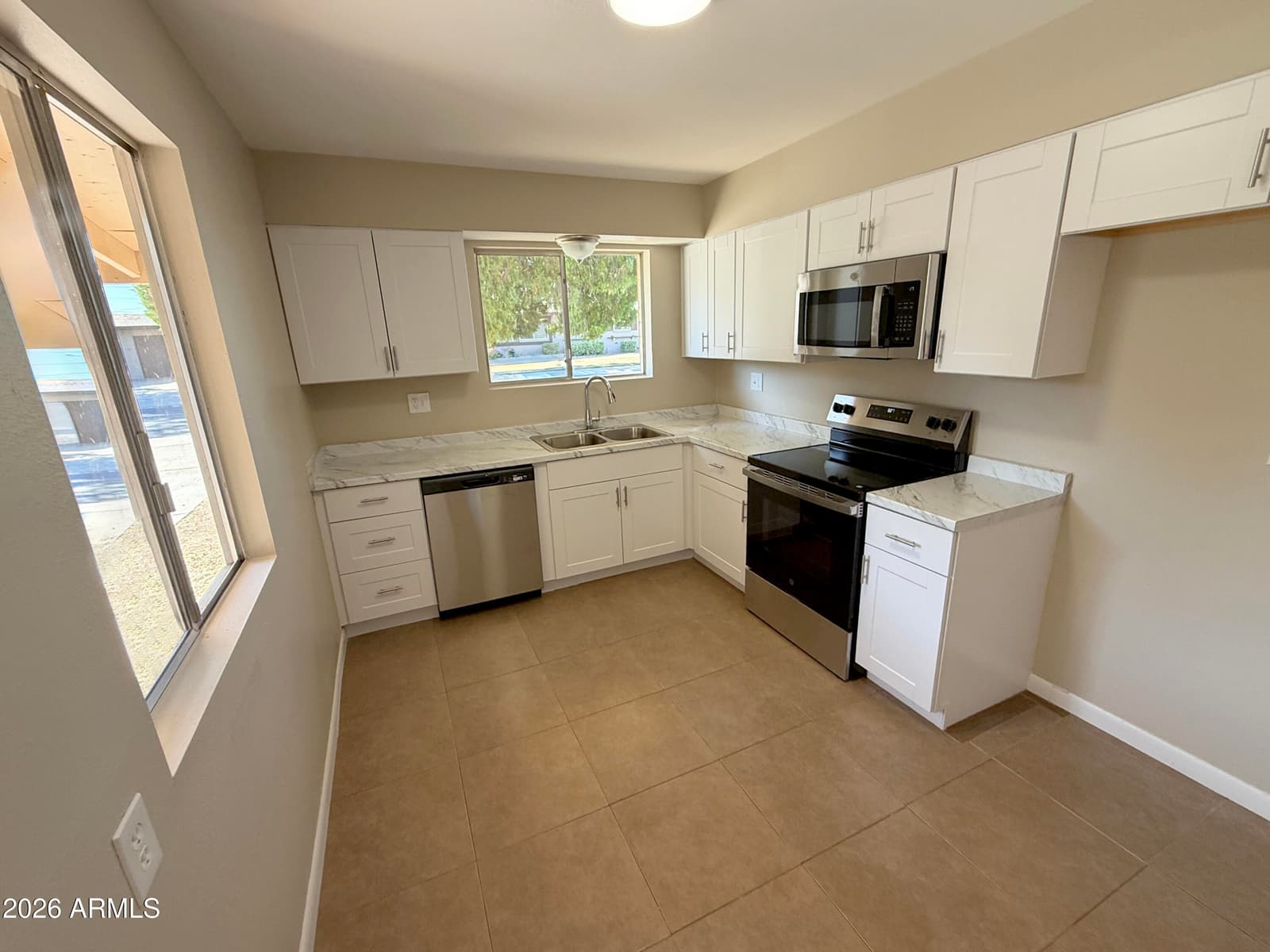 10012 W Lakeview Circle, Sun City, AZ 85351 — photo 4 of 21