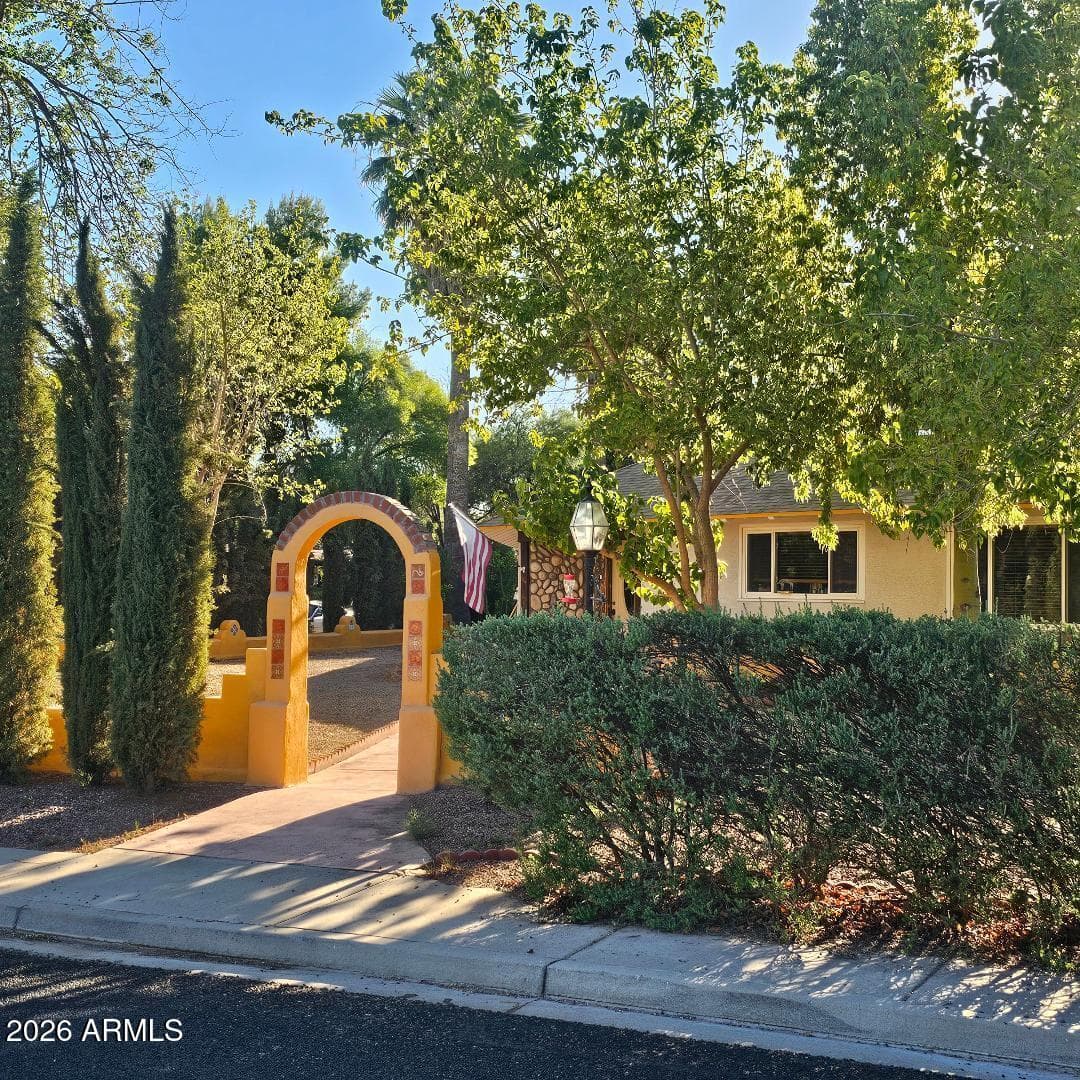 294 S Jefferson Street, Wickenburg, AZ 85390 — photo 2 of 35