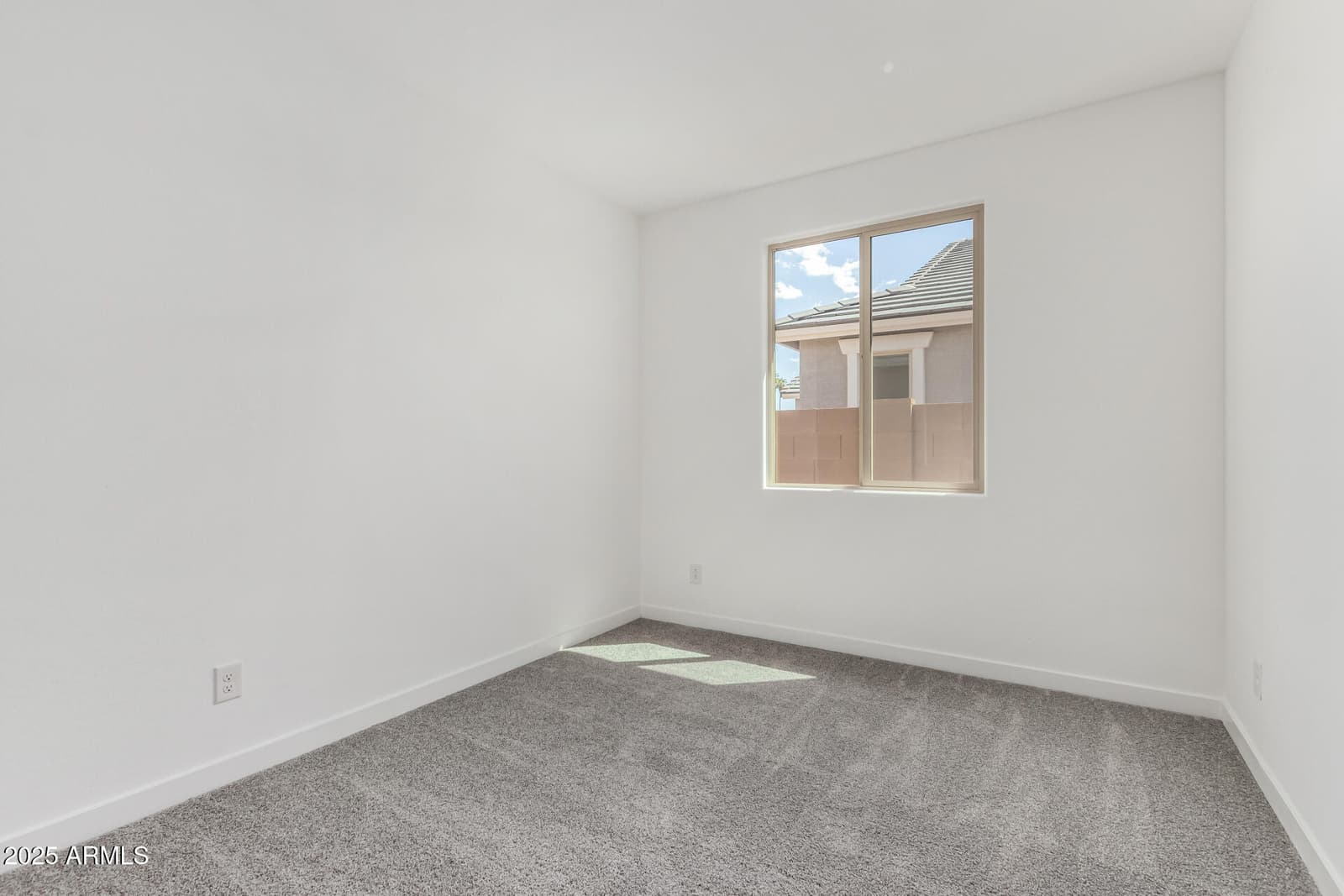8331 N 53rd Drive, Glendale, AZ 85302 — photo 13 of 32