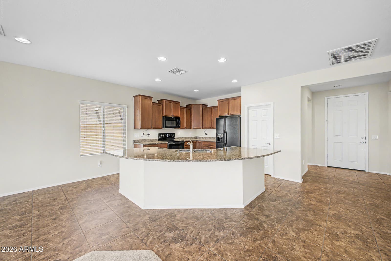 17549 W Pinnacle Vista Drive, Surprise, AZ 85387 — photo 9 of 41