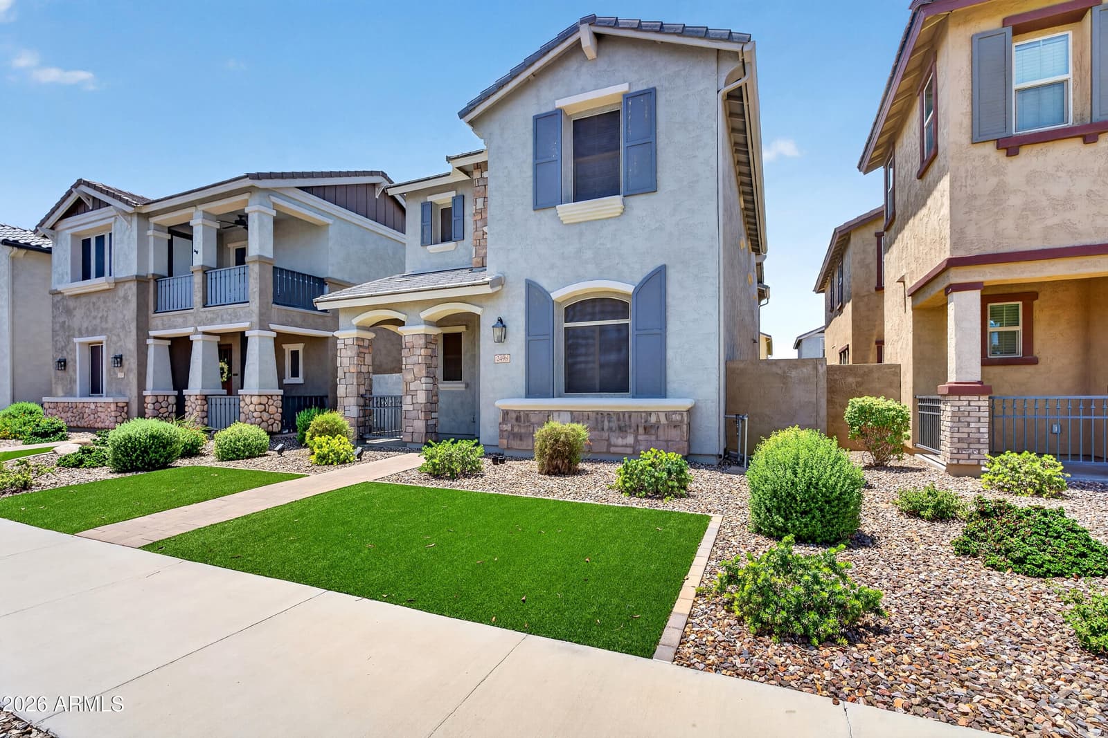 2498 S Betty Street, Gilbert, AZ 85295 — photo 3 of 40