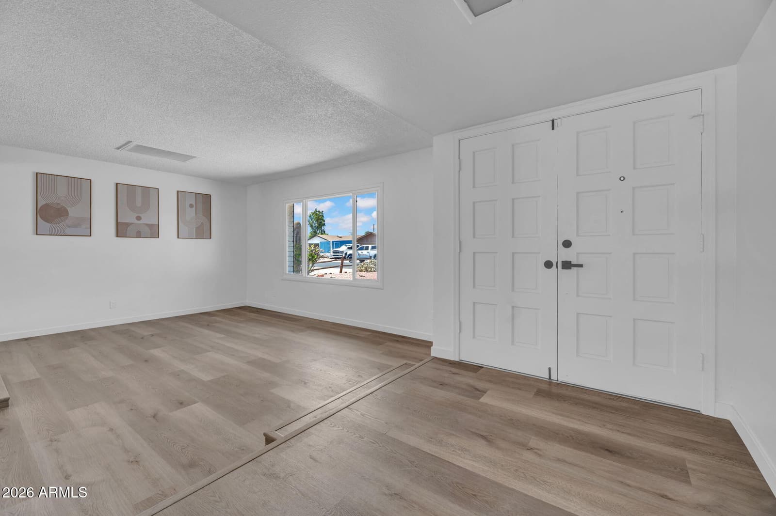 5215 W Hearn Road, Glendale, AZ 85306 — photo 6 of 28
