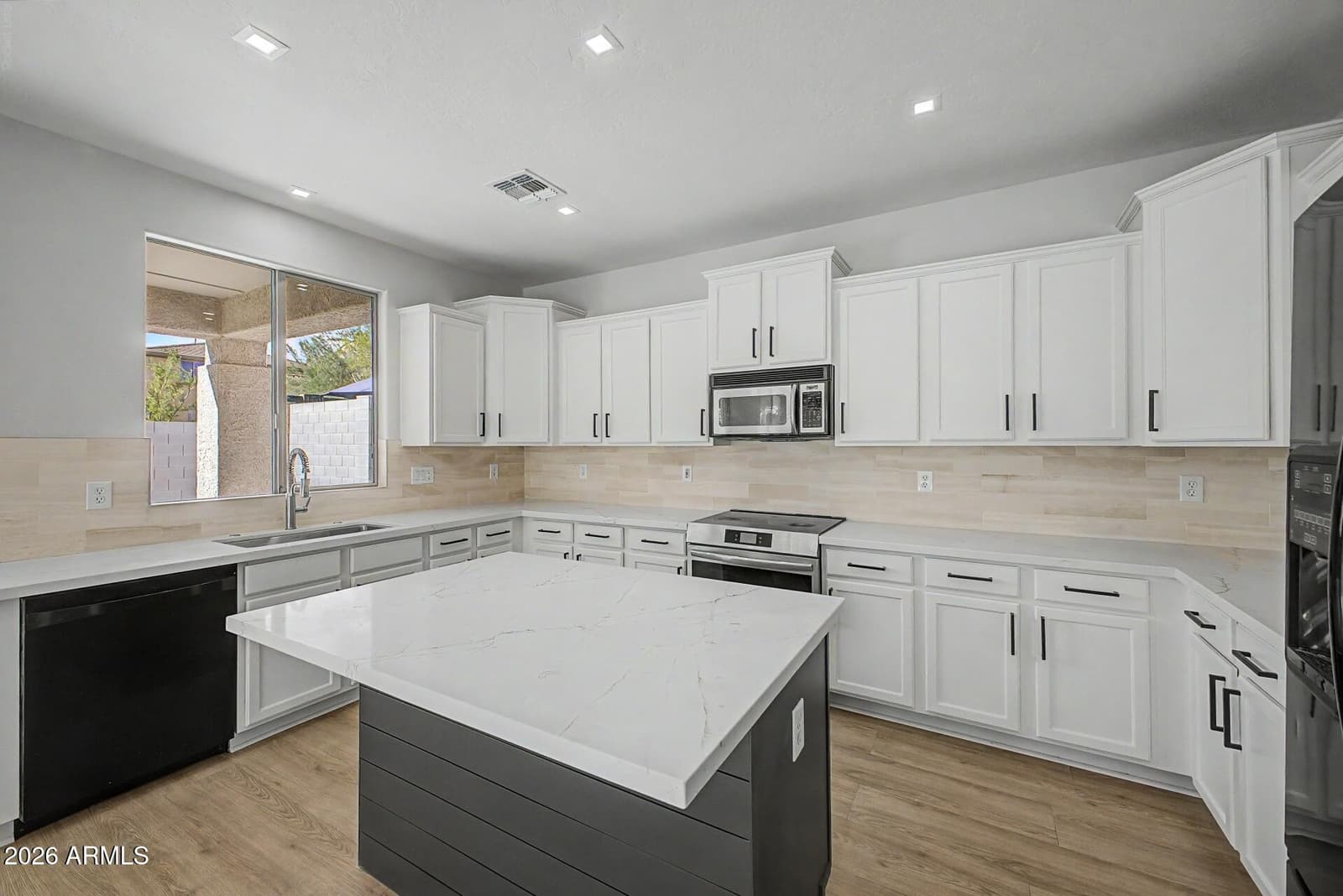 7062 W Andrew Lane, Peoria, AZ 85383 — photo 10 of 50