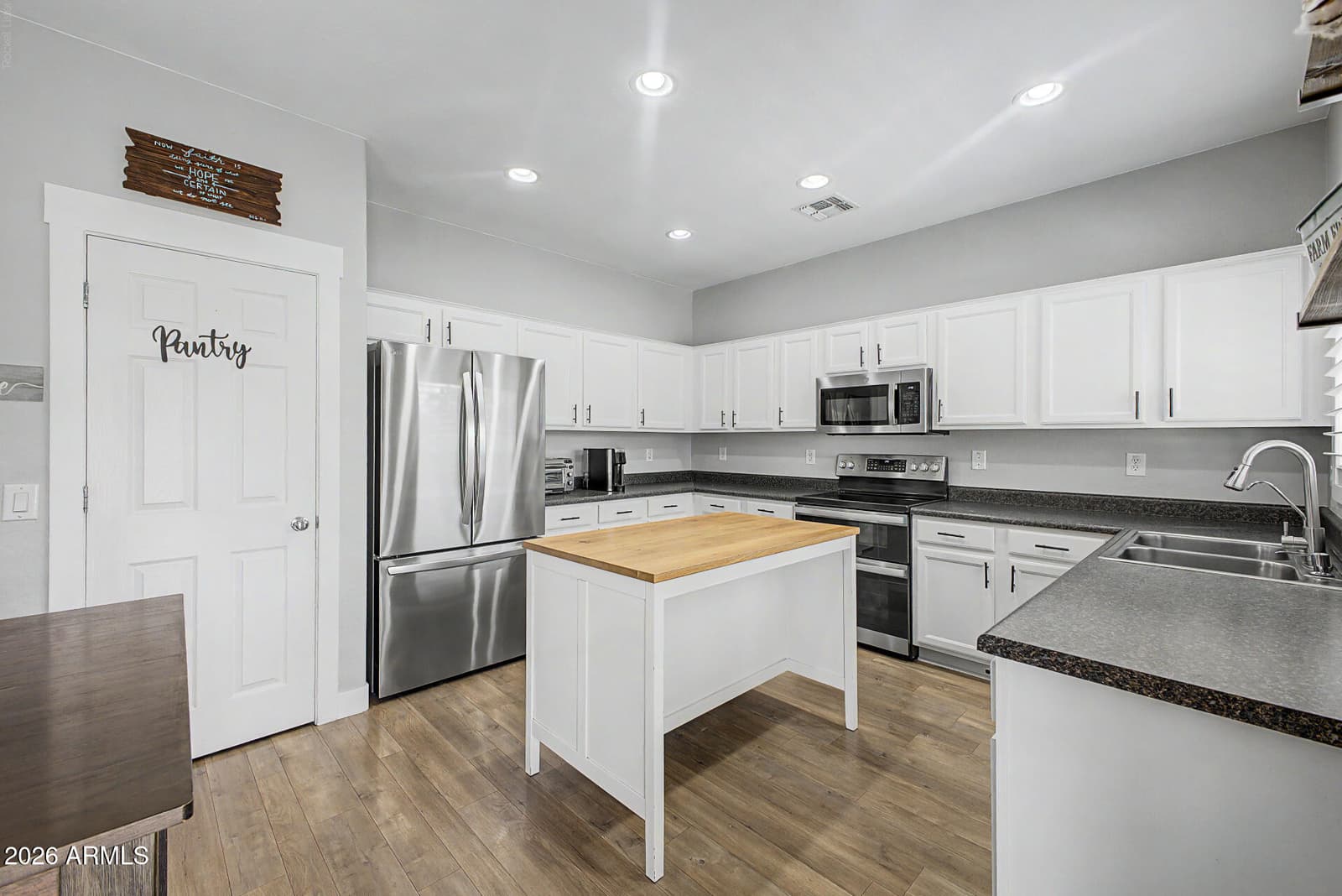 830 W TRELLIS Road, Queen Creek, AZ 85140