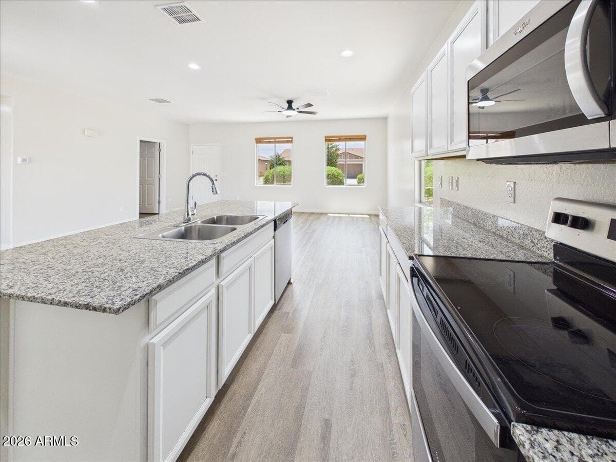 810 W Raymond Street, Coolidge, AZ 85128 — photo 8 of 37