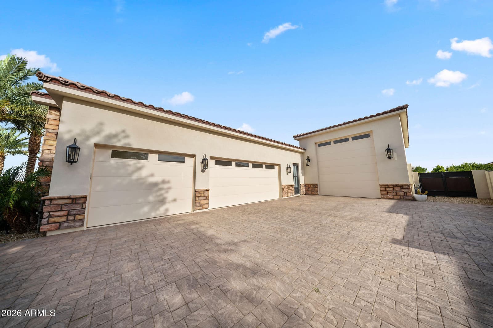 18203 W Solano Court, Litchfield Park, AZ 85340 — photo 11 of 76
