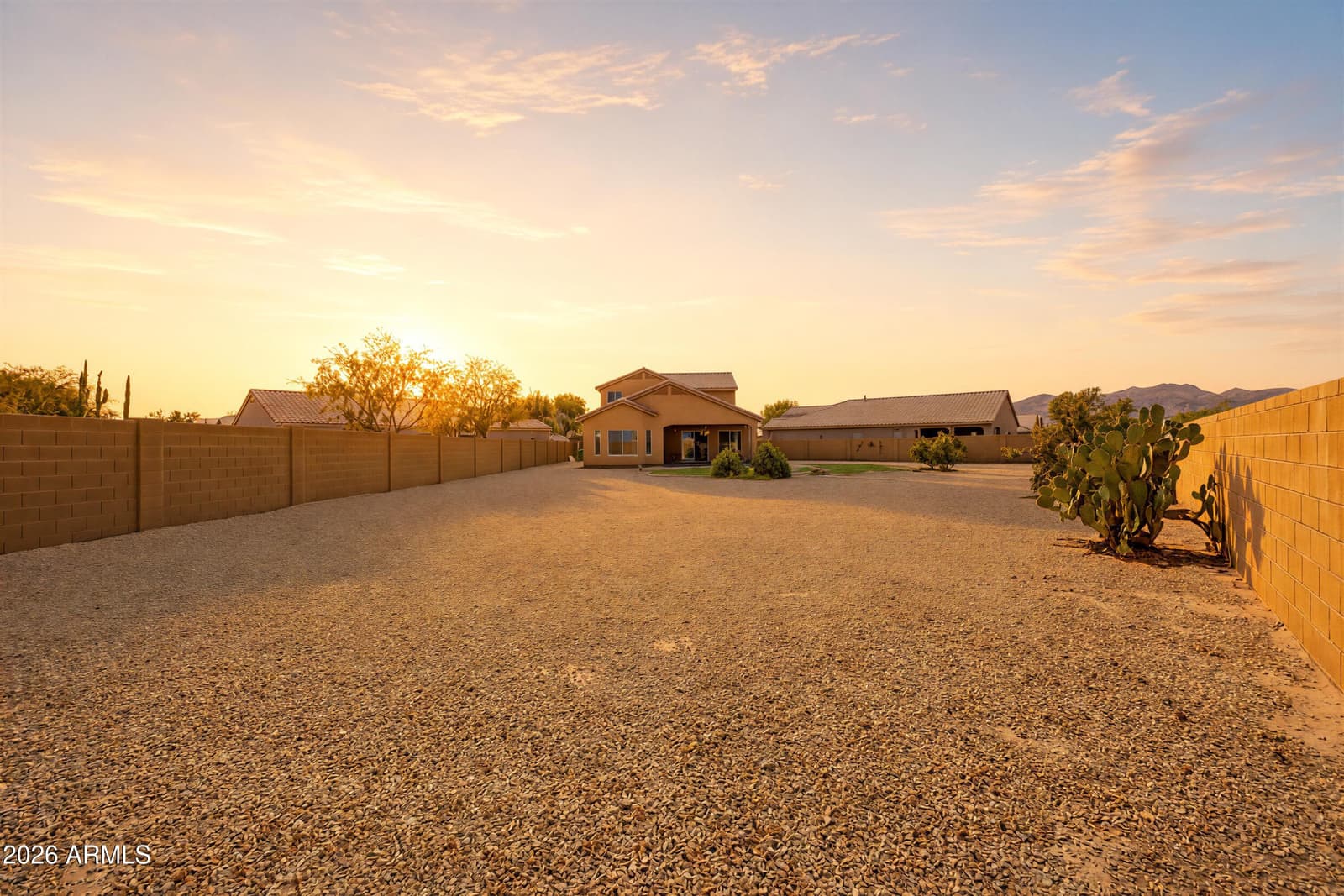 17922 W LAWRENCE Lane W, Waddell, AZ 85355