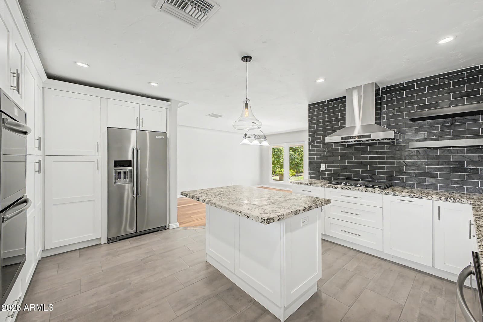1011 W Palo Verde Drive, Phoenix, AZ 85013 — photo 11 of 39