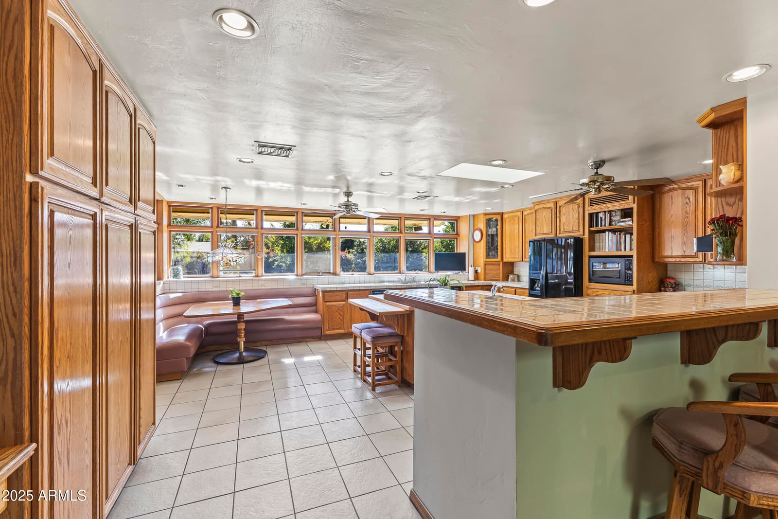2047 W Cambridge Avenue, Phoenix, AZ 85009 — photo 6 of 54