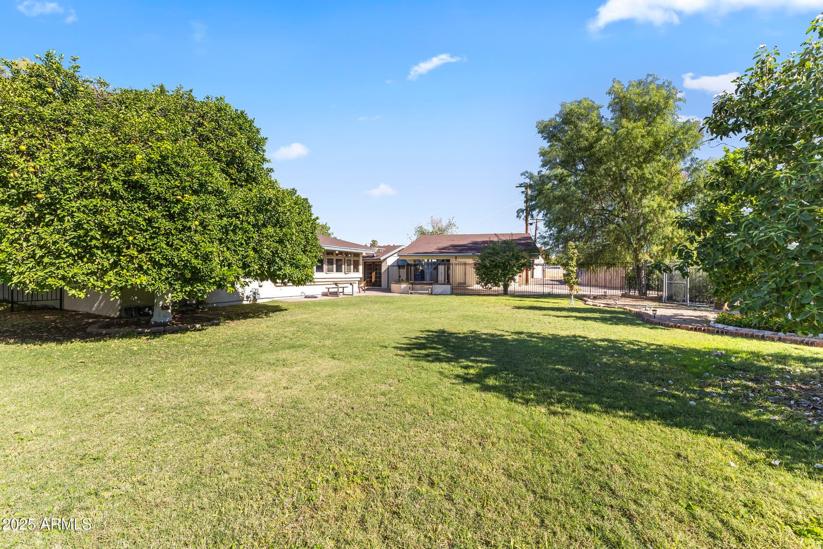 2047 W Cambridge Avenue, Phoenix, AZ 85009 — photo 41 of 54