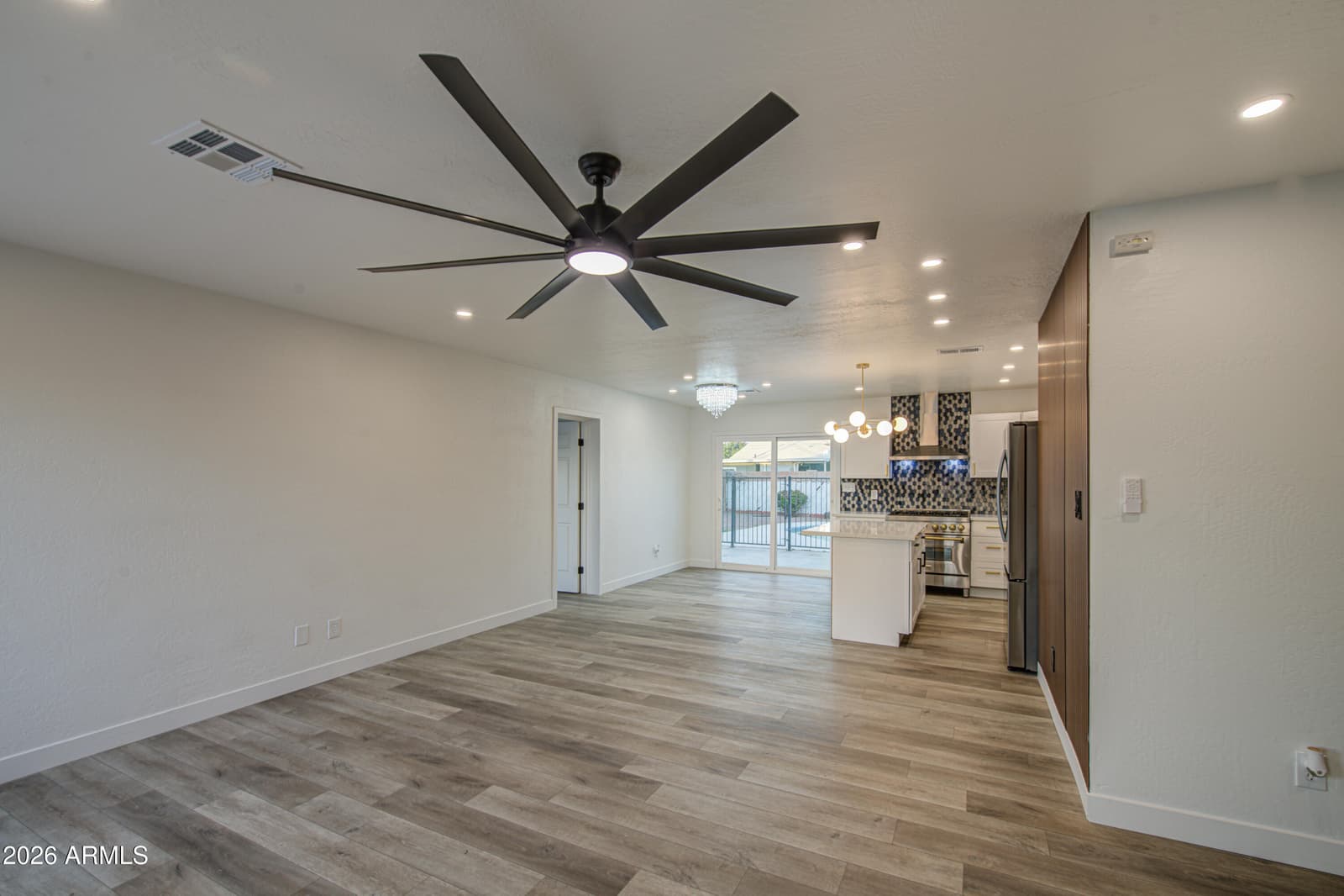 5613 N 63rd Drive, Glendale, AZ 85301 — photo 13 of 48