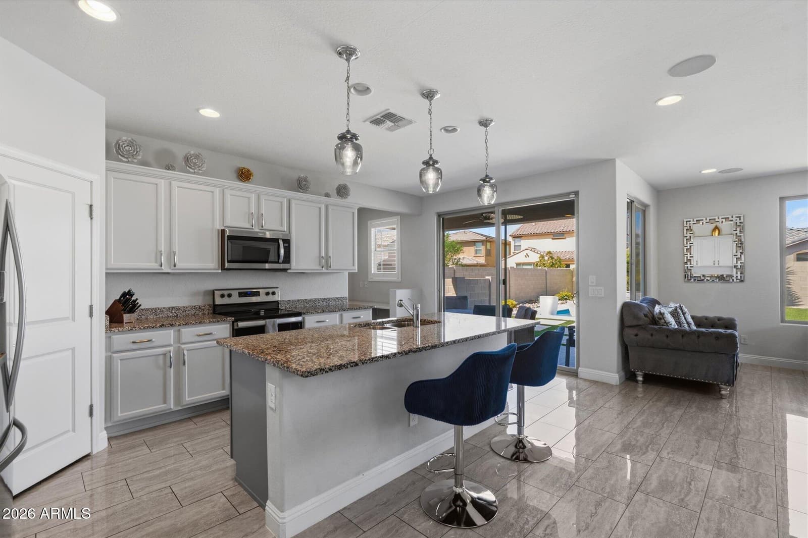 8754 W San Juan Avenue, Glendale, AZ 85305 — photo 6 of 34