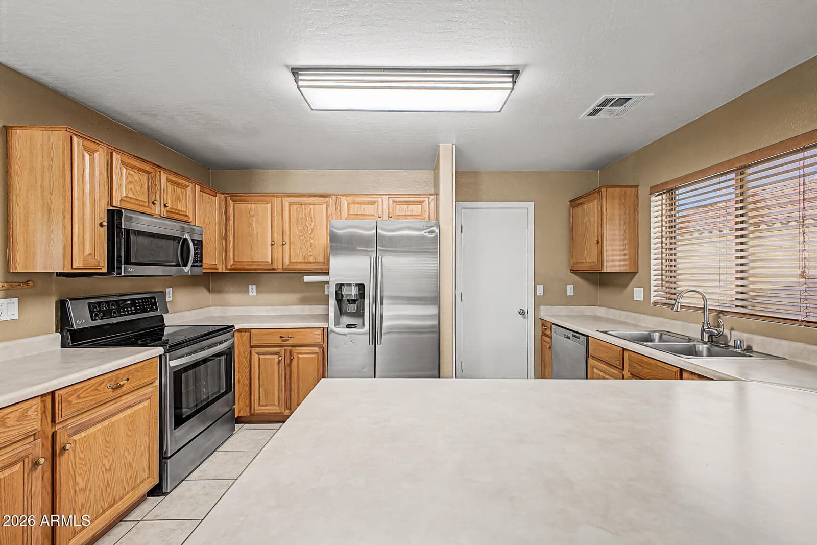 10637 W Pima Street, Tolleson, AZ 85353 — photo 10 of 45