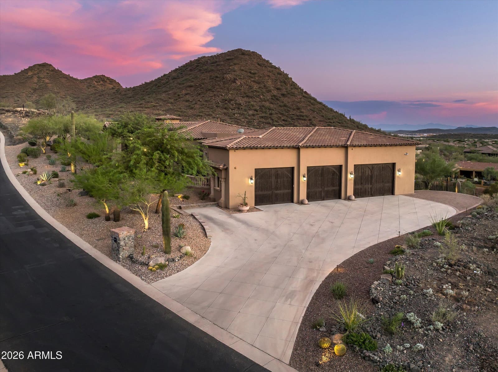 2433 W Praiano Way, Phoenix, AZ 85086 — photo 8 of 96