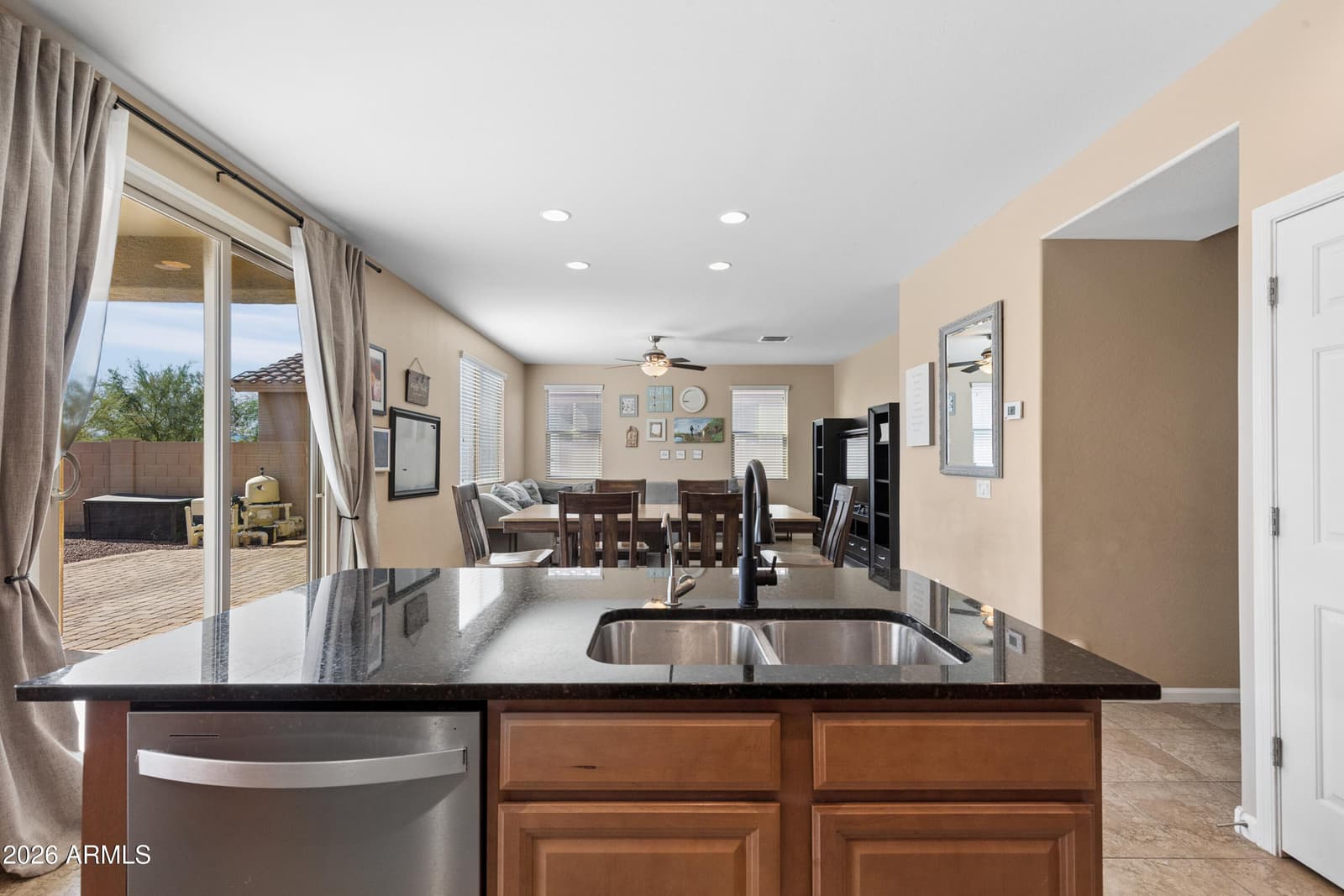 5515 S Joshua Tree Lane, Gilbert, AZ 85298 — photo 11 of 53