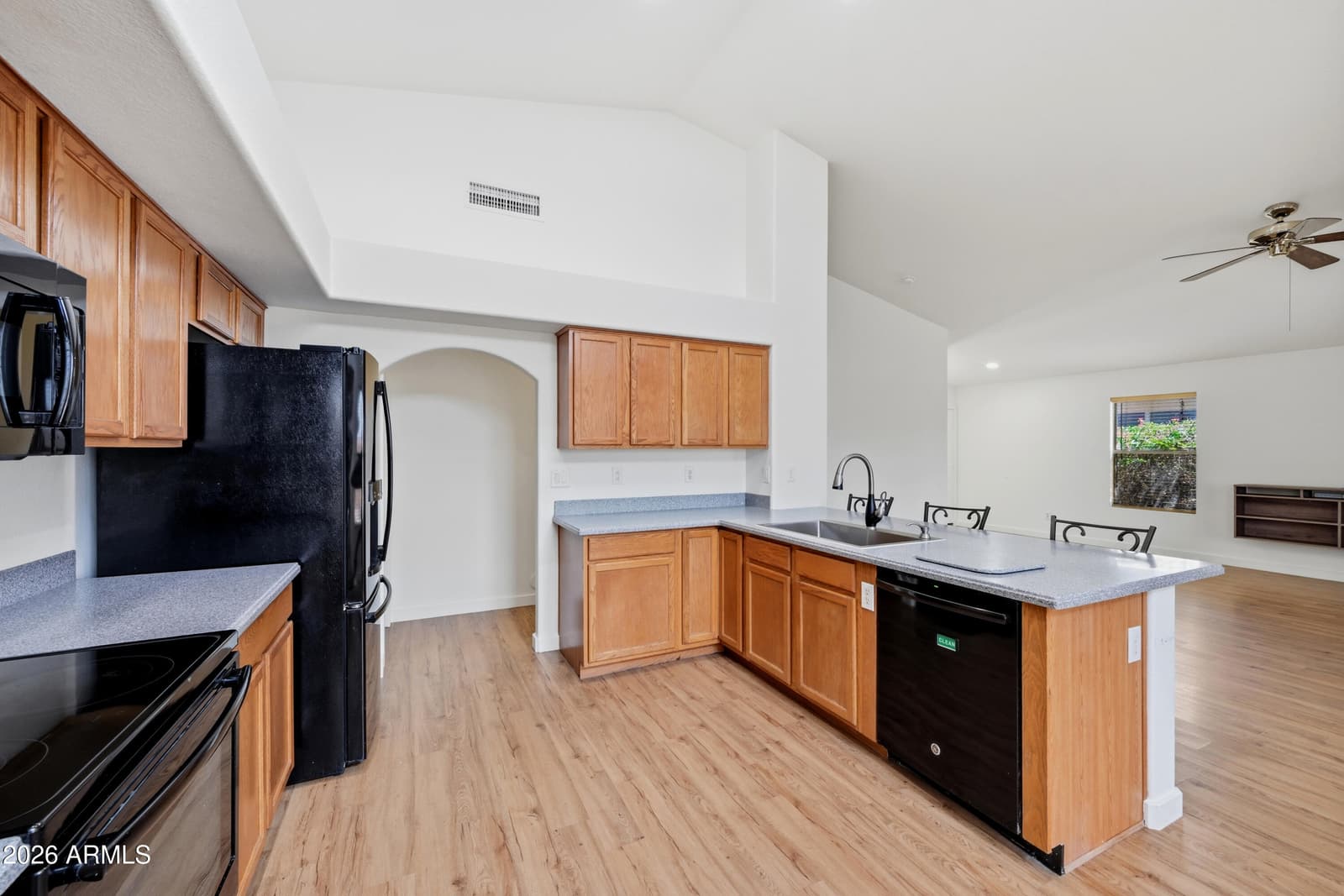 10145 W Potter Drive, Peoria, AZ 85382 — photo 10 of 31