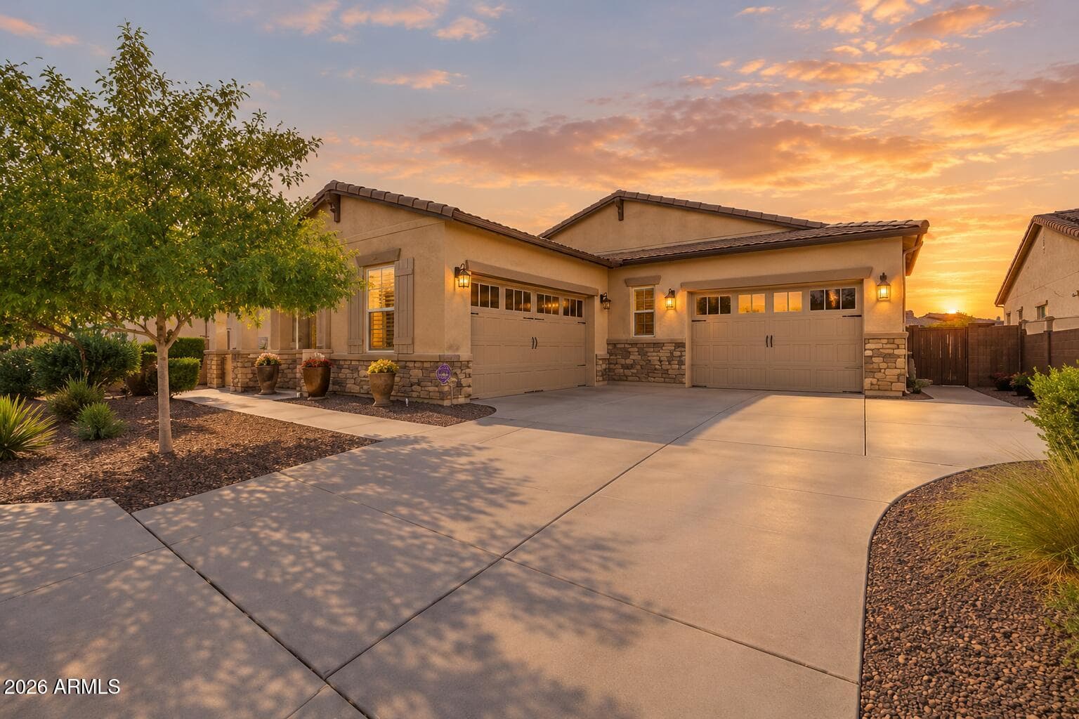 17232 W ECHO Lane, Waddell, AZ 85355
