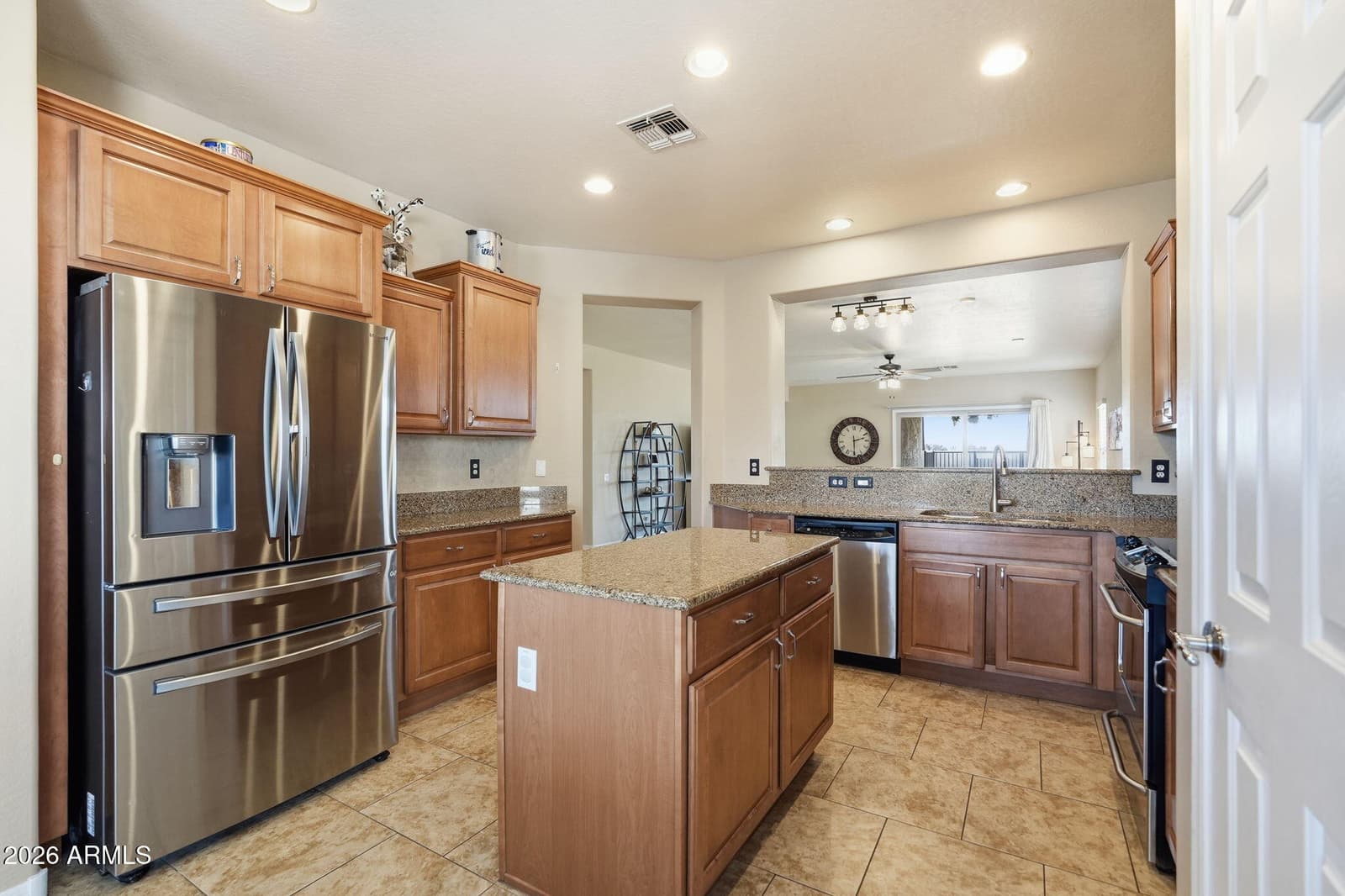 4610 S Hassett Circle, Mesa, AZ 85212 — photo 5 of 29