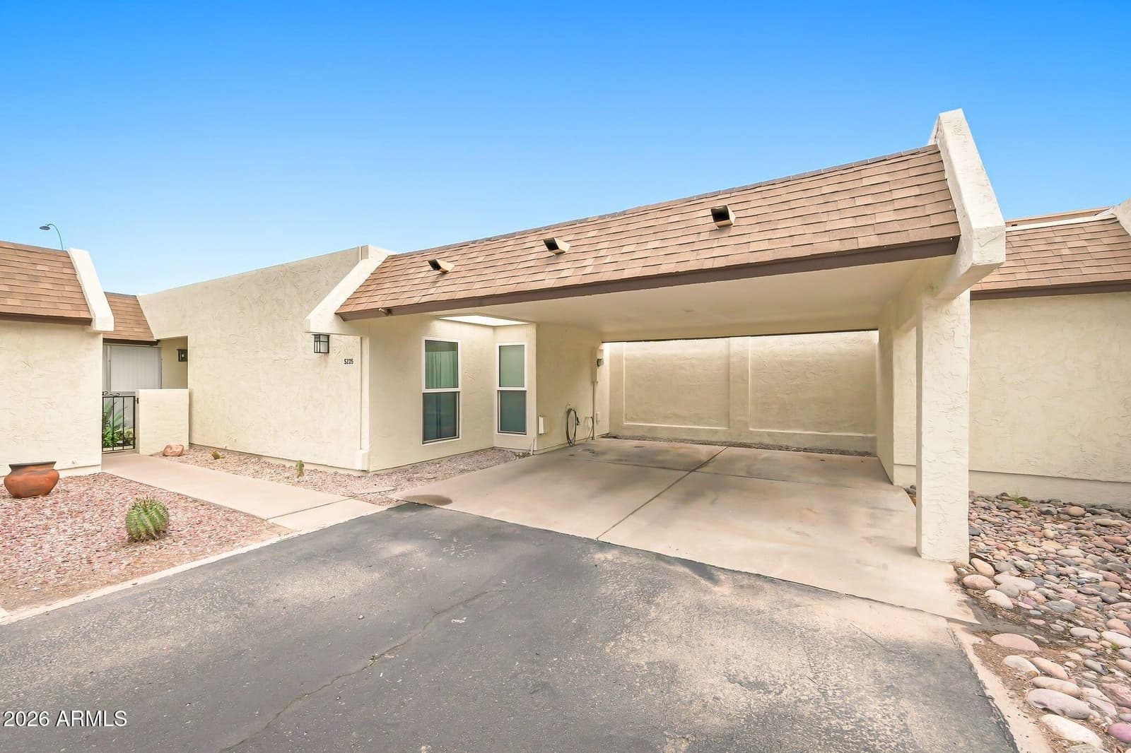 5205 S Hazelton Lane, Tempe, AZ 85283 — photo 2 of 47