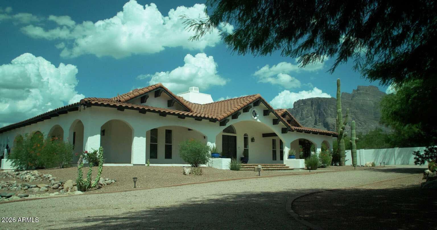 4932 E GREASEWOOD Street, Apache Junction, AZ 85119