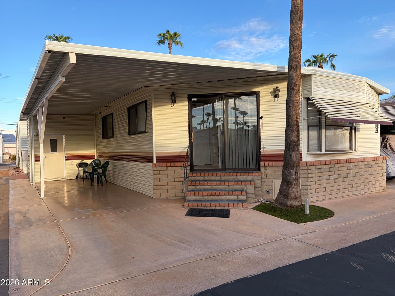 1147 S SIOUX Drive, Apache Junction, AZ 85119