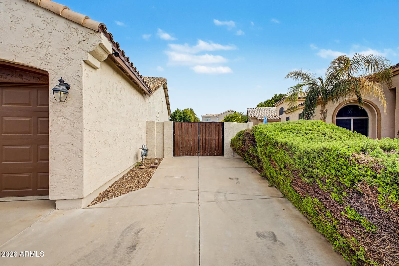 1813 W Goldfinch Way, Chandler, AZ 85286 — photo 3 of 58