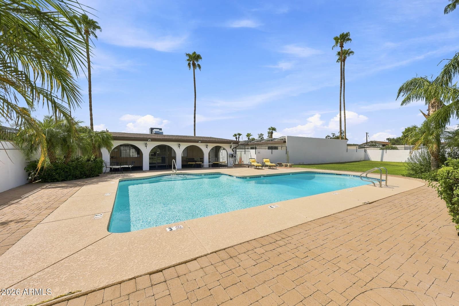 410 W Laguna Drive, Tempe, AZ 85282 — photo 6 of 34