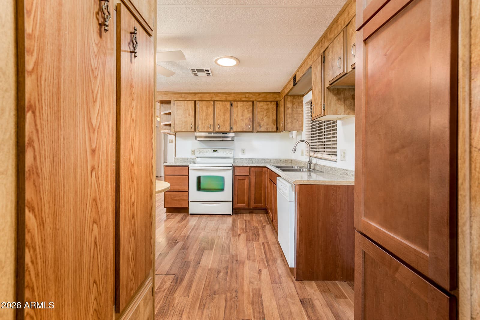 650 S Park View Circle, Mesa, AZ 85208 — photo 13 of 30