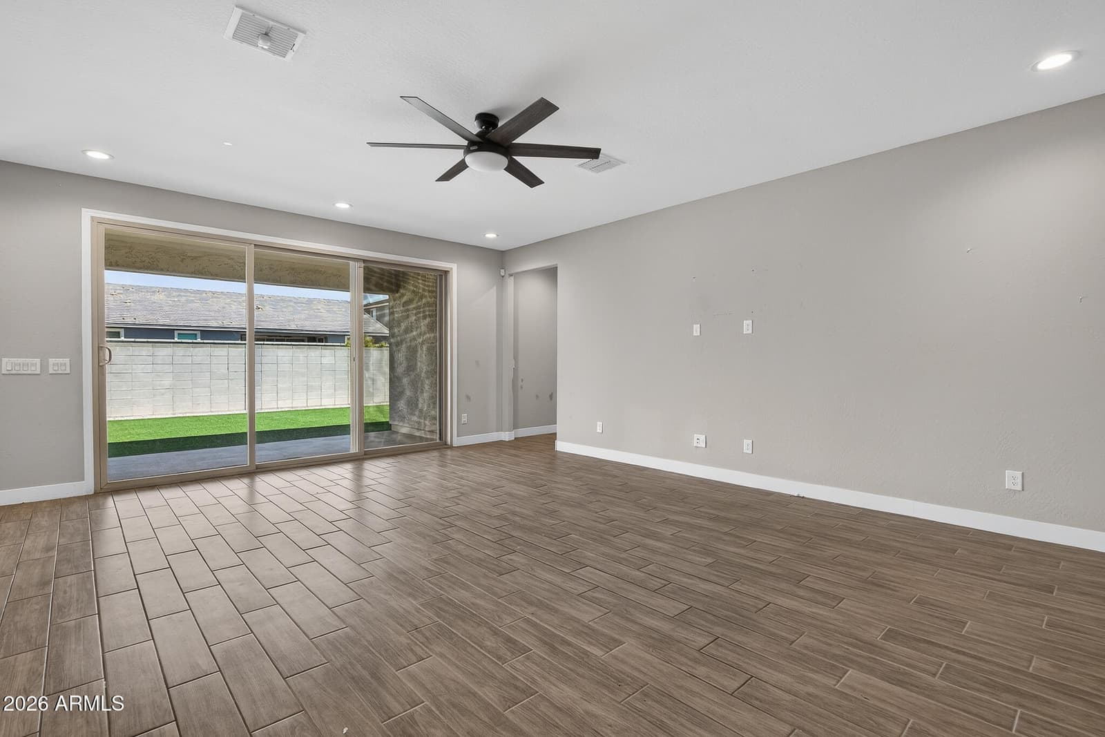 10962 W McKinley Street, Avondale, AZ 85323 — photo 5 of 41