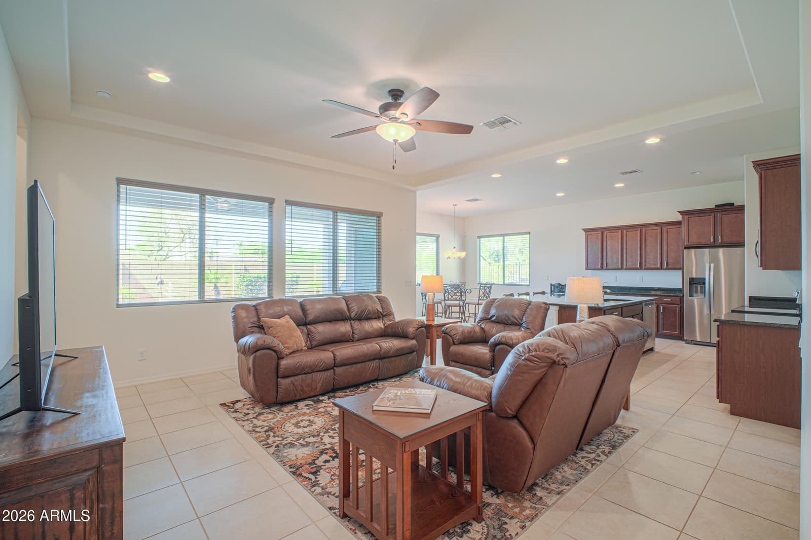 305 N Rainbow Way, Casa Grande, AZ 85194 — photo 15 of 47