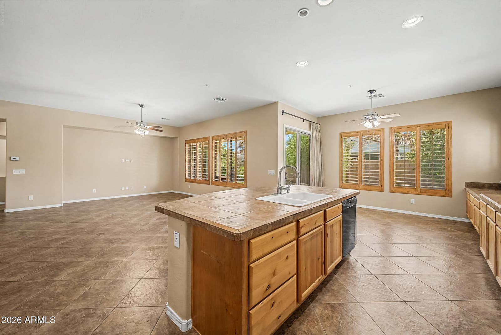 6587 S Martingale Road, Gilbert, AZ 85298 — photo 16 of 56