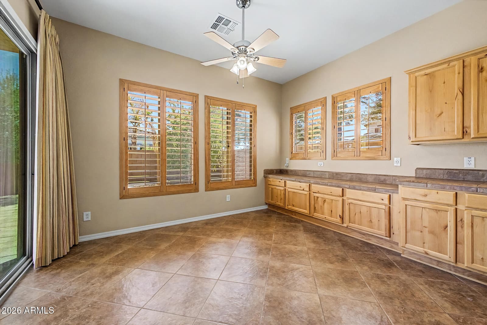 6587 S Martingale Road, Gilbert, AZ 85298 — photo 17 of 56
