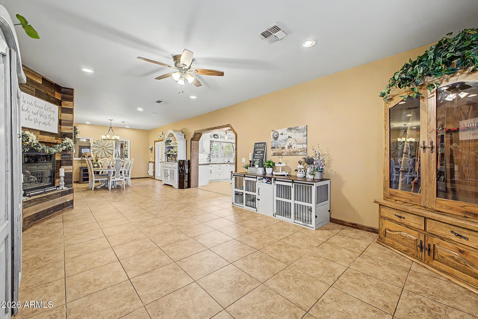 2402 W Roughrider Road, New River, AZ 85087 — photo 9 of 38