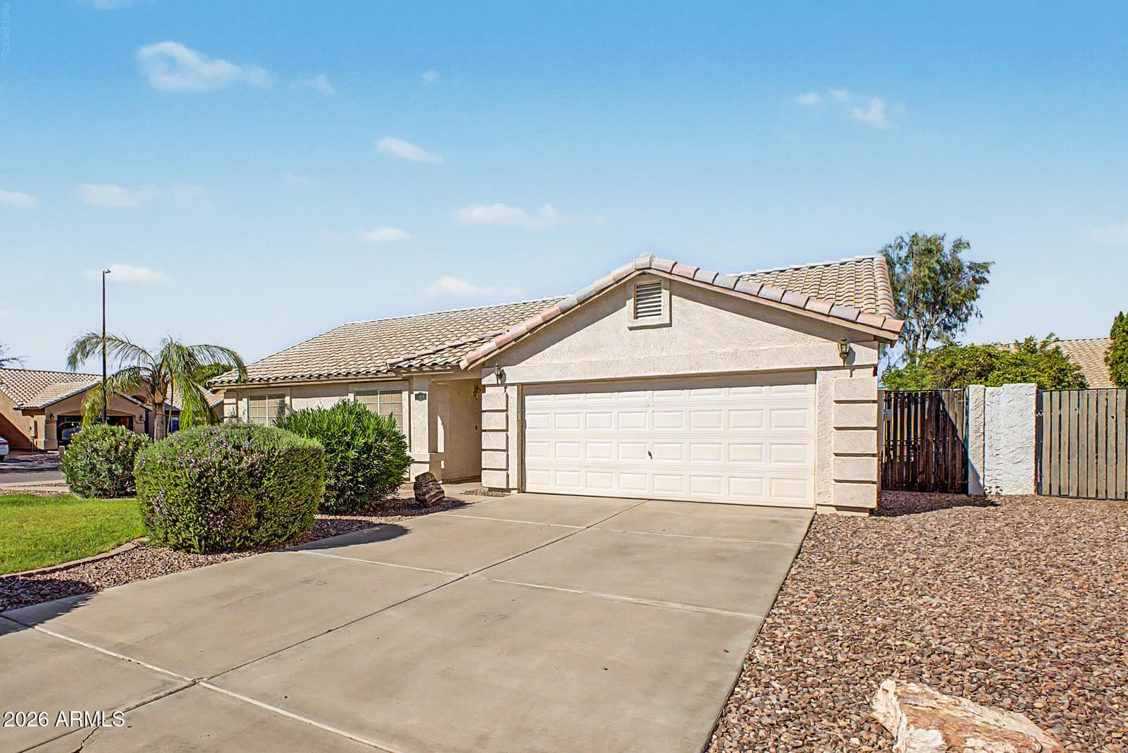 938 S San Joaquin Court, Gilbert, AZ 85296 — photo 3 of 28