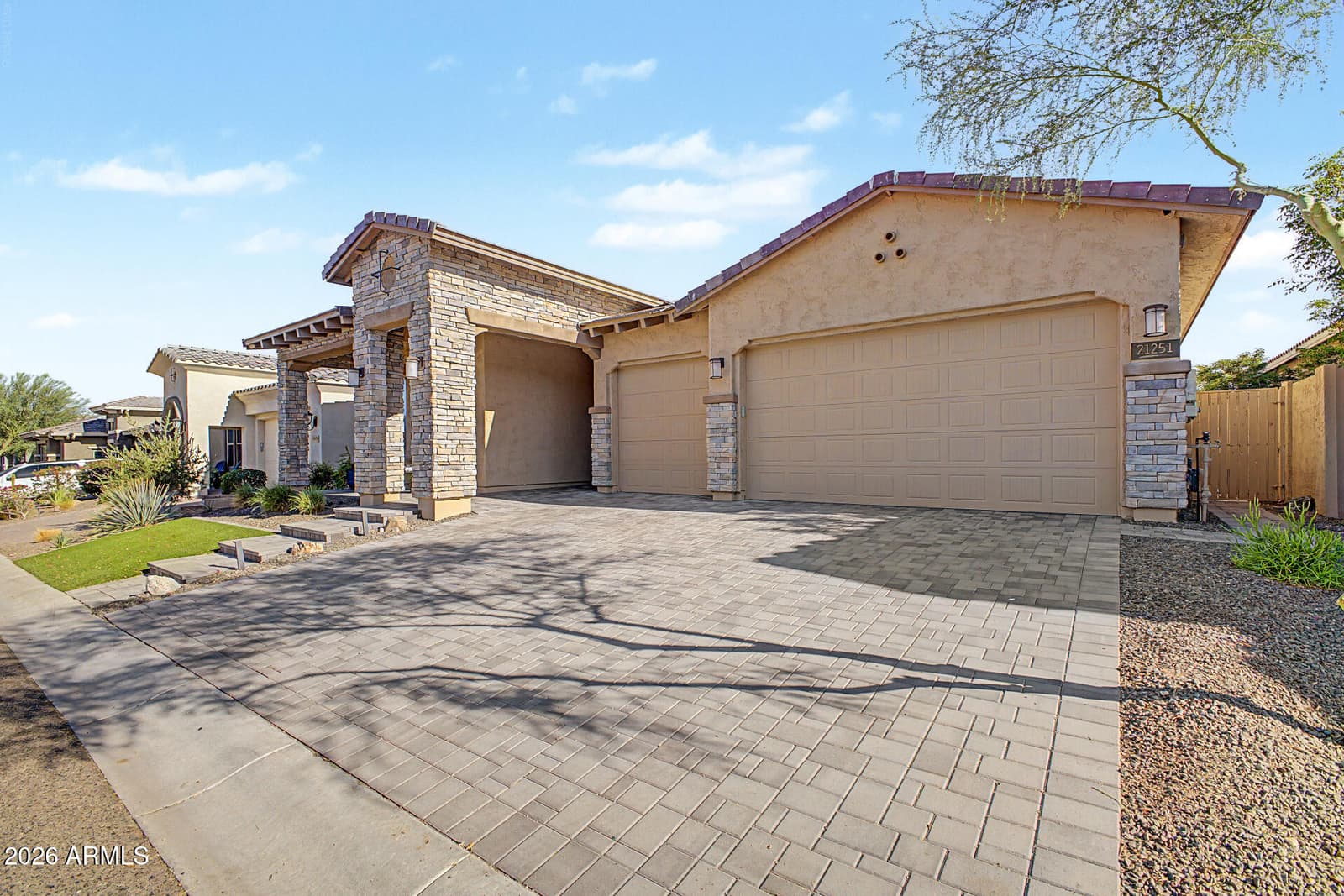 21251 W Hillcrest Boulevard, Buckeye, AZ 85396 — photo 11 of 73