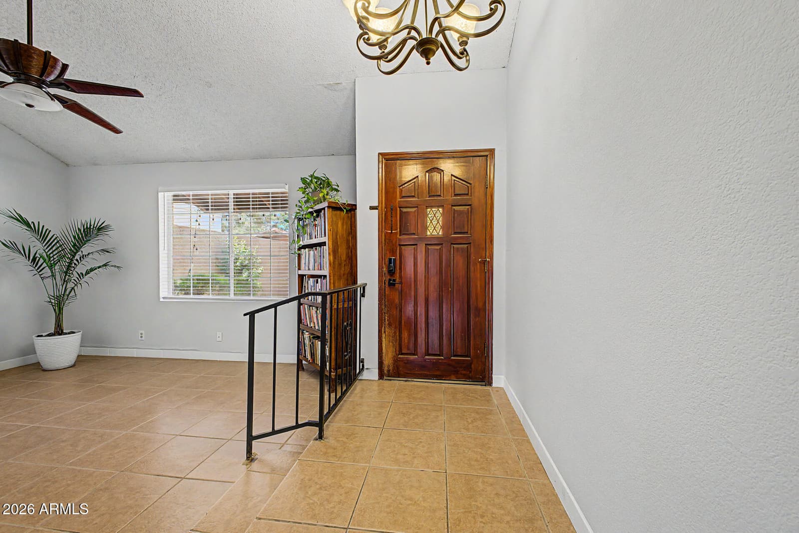 709 N Larkspur Street, Gilbert, AZ 85234 — photo 4 of 33