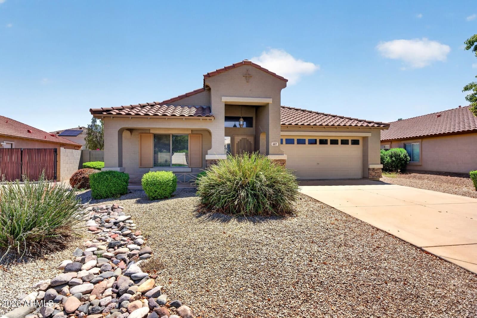 687 E Palomino Way, San Tan Valley, AZ 85143 — photo 3 of 49