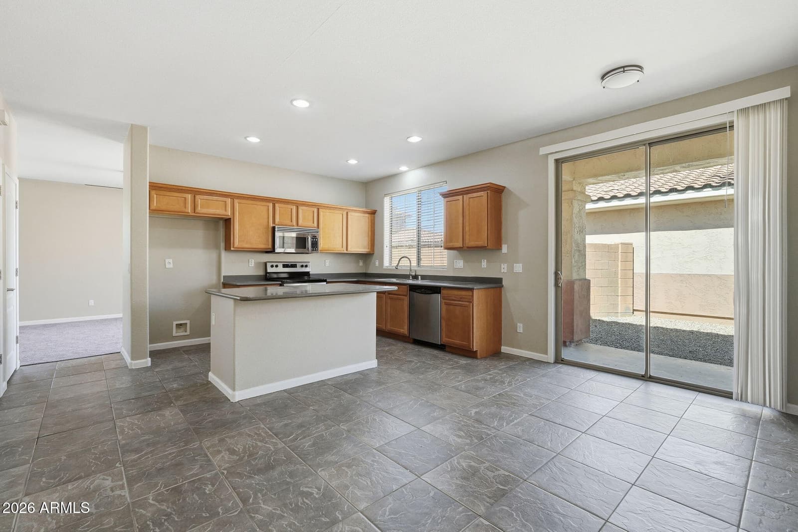 13550 W Cypress Street, Goodyear, AZ 85395 — photo 9 of 29