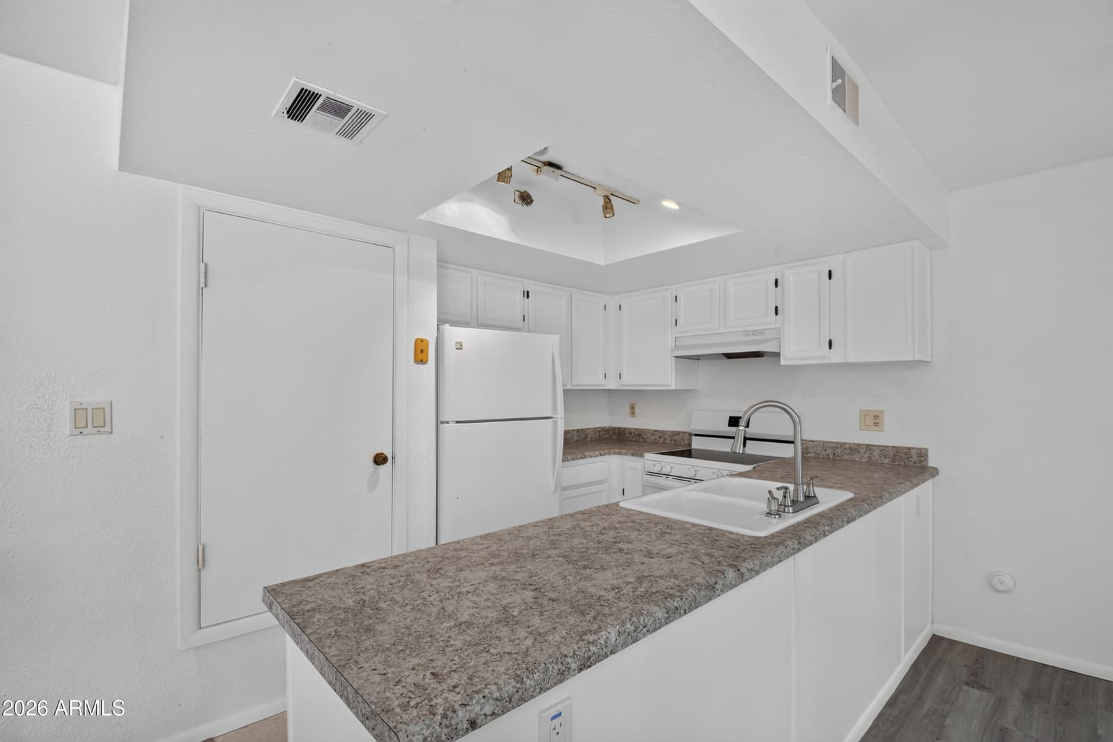 18811 N 19th Avenue 1024, Phoenix, AZ 85027 — photo 6 of 26