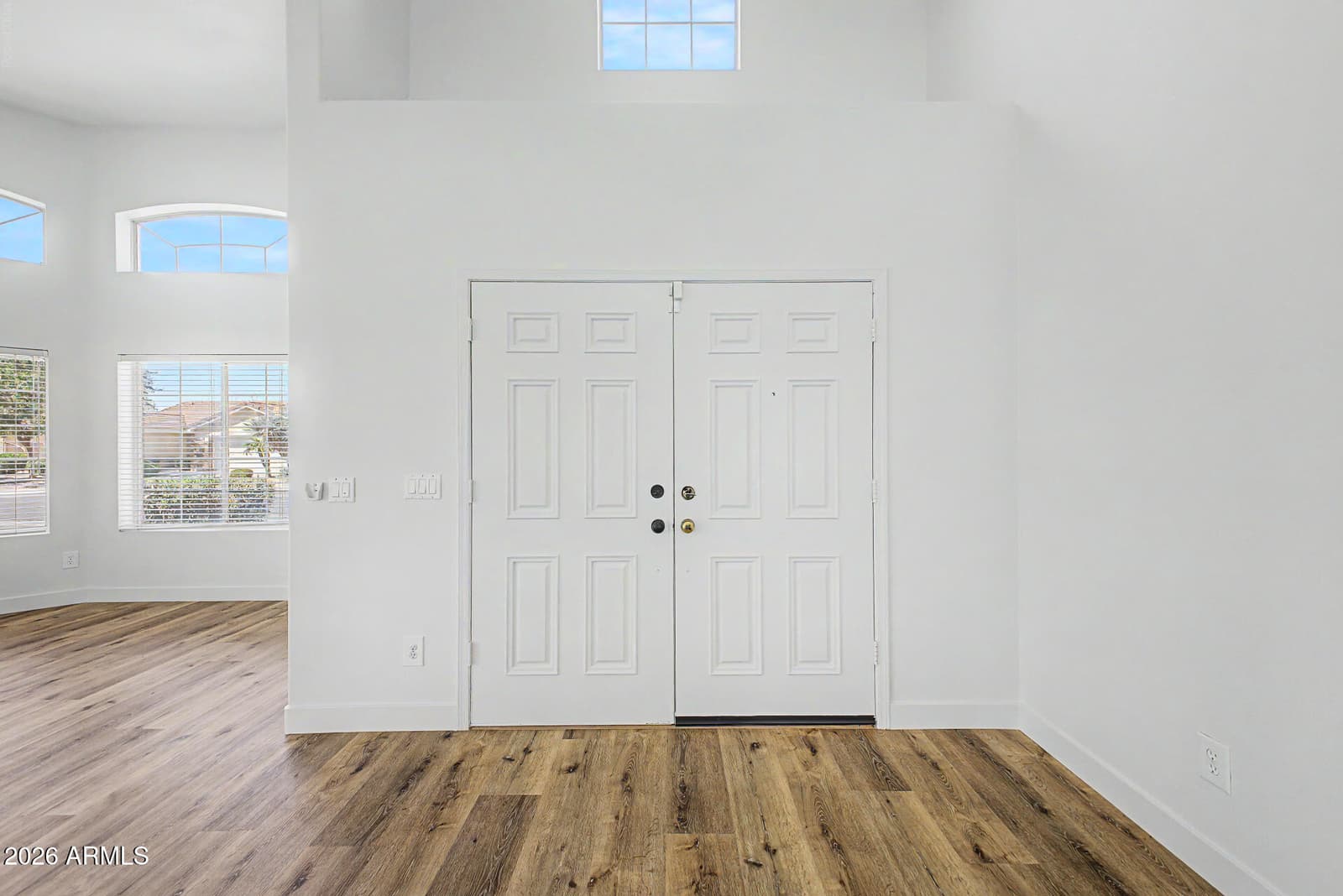 835 W Cooley Drive, Gilbert, AZ 85233 — photo 3 of 27