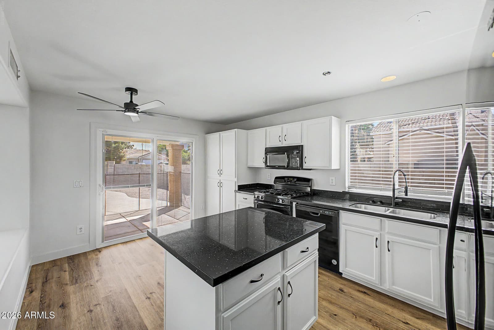 835 W Cooley Drive, Gilbert, AZ 85233 — photo 11 of 27