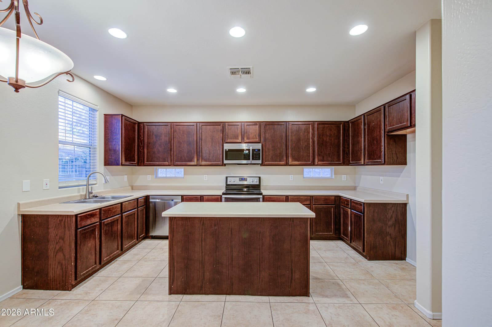 7154 S 48th Lane, Laveen, AZ 85339 — photo 10 of 43