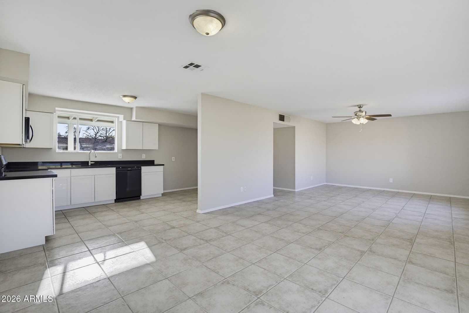 3436 N 49th Drive, Phoenix, AZ 85031 — photo 9 of 36