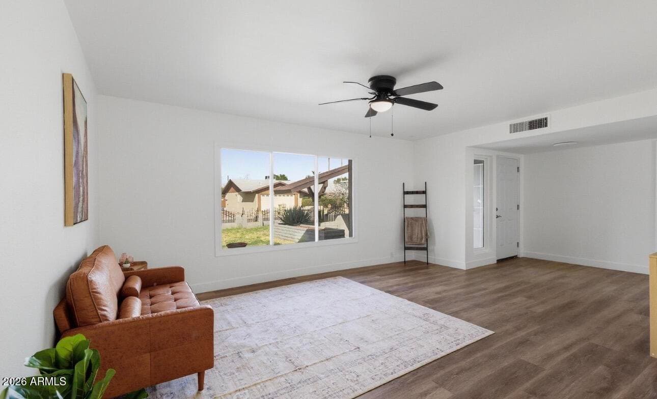 4813 W Hayward Avenue, Glendale, AZ 85301 — photo 4 of 32