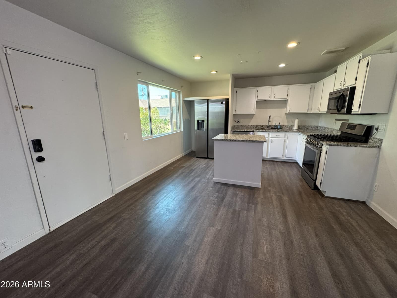 6331 N 31st Drive, Phoenix, AZ 85017 — photo 3 of 34