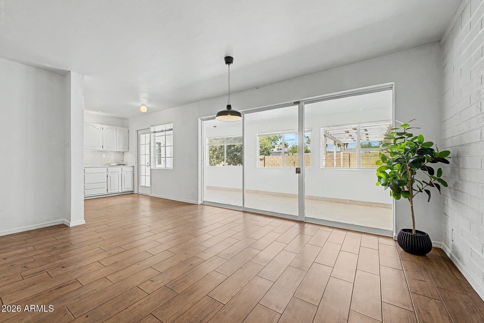 420 W Cheery Lynn Road, Phoenix, AZ 85013 — photo 9 of 34