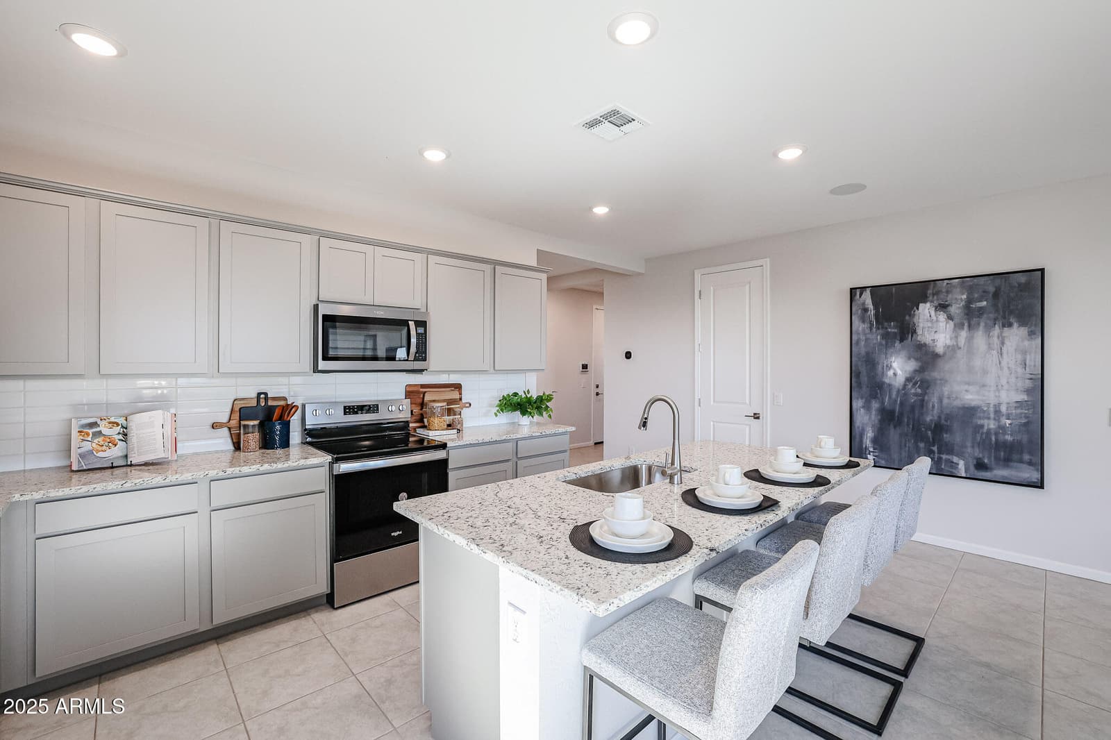 17946 W Creedance Boulevard, Surprise, AZ 85387 — photo 2 of 33