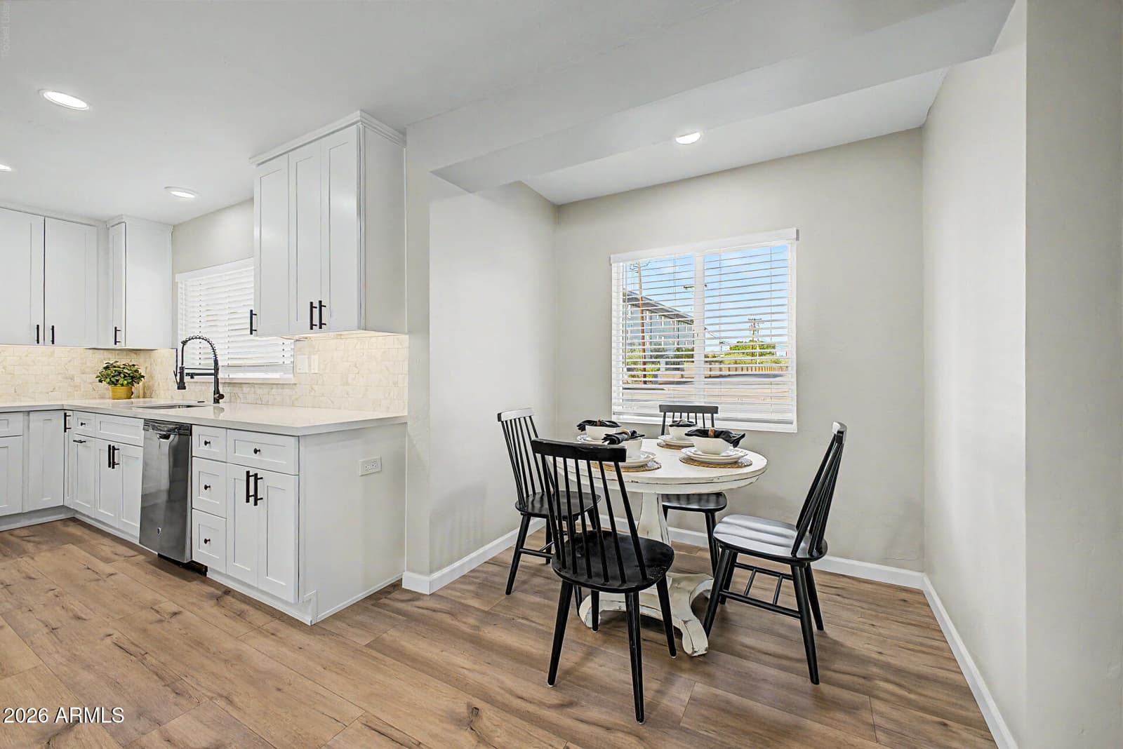 1813 W Earll Drive, Phoenix, AZ 85015 — photo 4 of 52