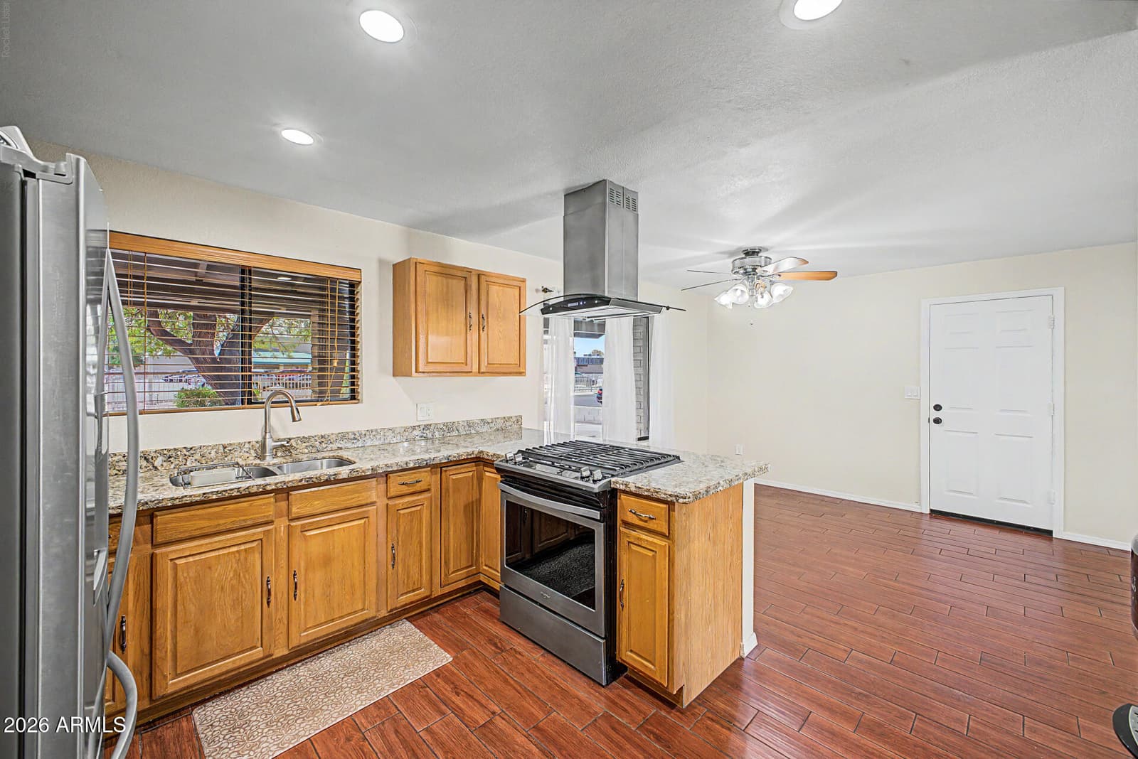 7200 W North Lane, Peoria, AZ 85345 — photo 16 of 47