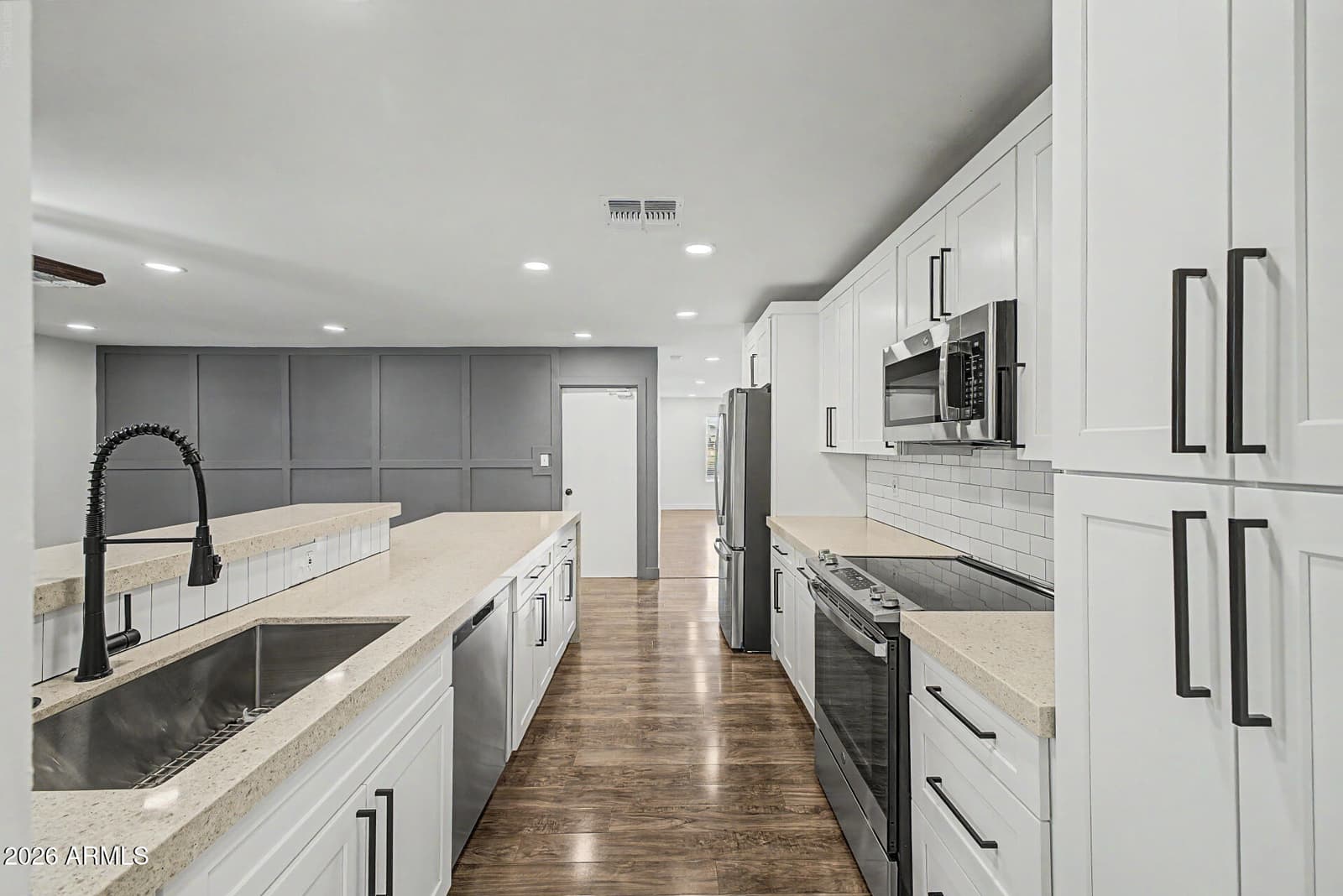 11430 N 37th Avenue, Phoenix, AZ 85029 — photo 11 of 42